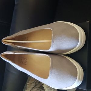 Naturlizer Sam  Wedge Slip on  Pump, Grey, Size 9M never wore